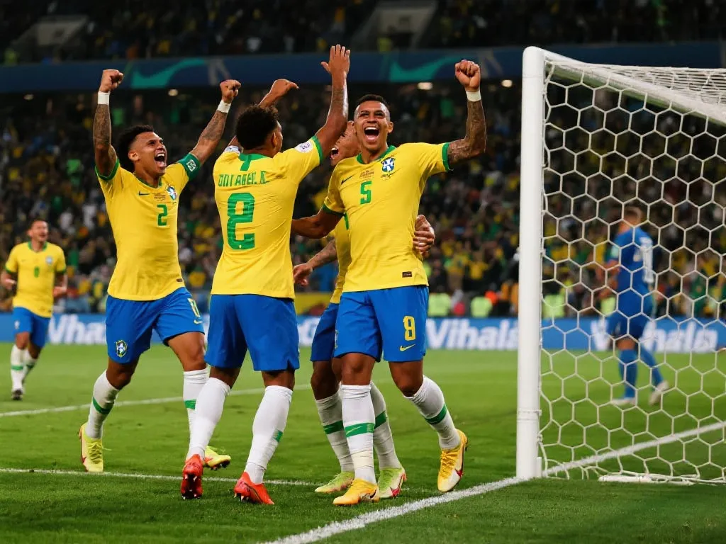 火辣巴西：舞动球场，葡萄牙差点跳错舞步！